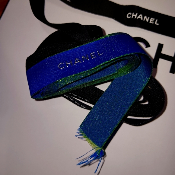 Chanel Guest Bag with Ribbon - Picture 4 of 4